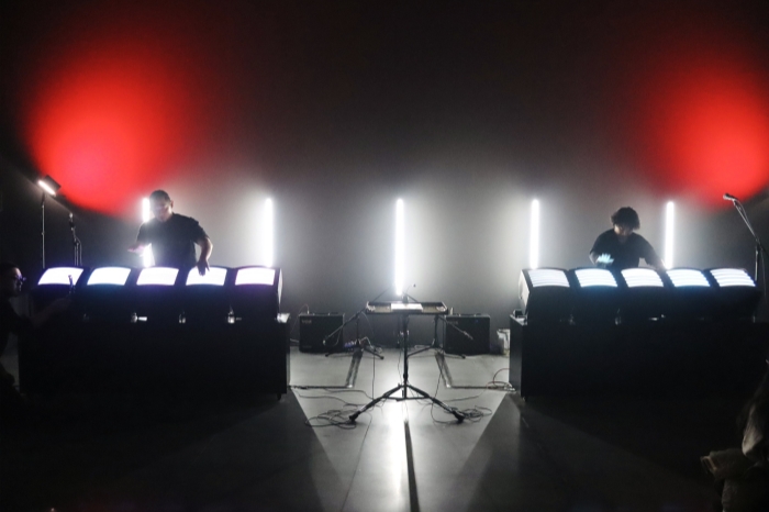 首届新绎双年展开幕：追问艺术创造力和人类未来