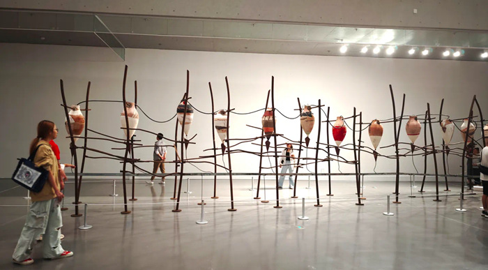 2024武汉双年展：“城市流体”主题下的艺术盛宴