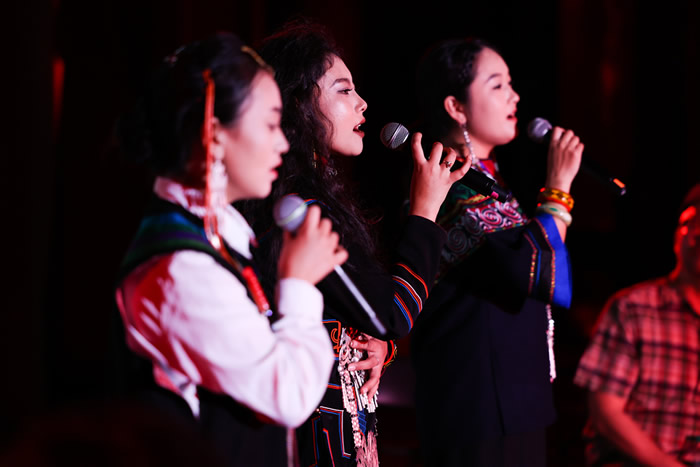 轮回剧场闪耀陶溪川——艺文生态大会启航全球手工艺新时代