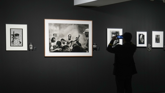 历时10余年抢救性收集 500余件摄影作品与文献呈现“国家肖像与人民史诗”