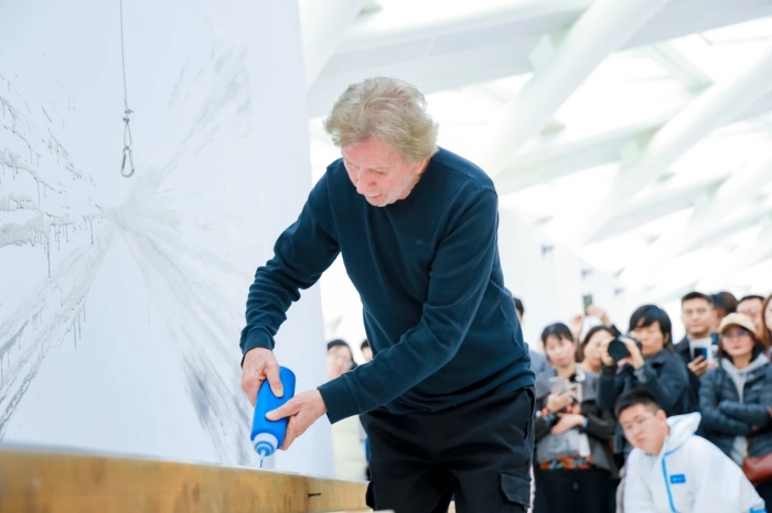 贝纳·维内大型回顾展“超越观念与物质”北京凤凰中心举行