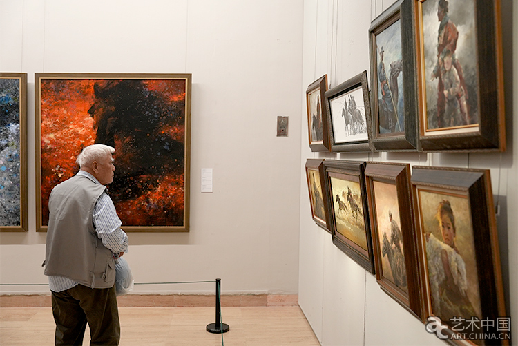 天人共情，物我无界：刘亚江油画作品展开幕