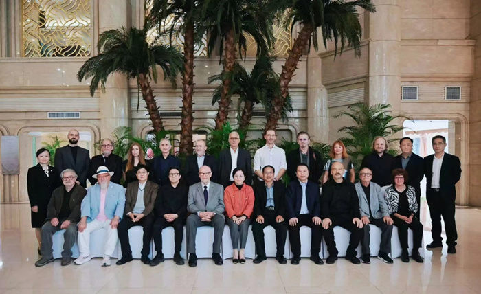 “相融共生：中德当代艺术展”江西省美术馆举行 对话总策划任戎