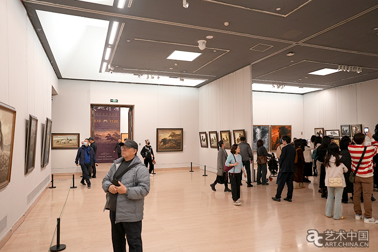 天人共情，物我无界：刘亚江油画作品展开幕