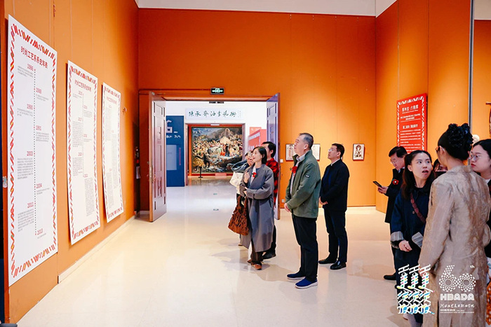 “青衿志·六秩辉”——河北工艺美术职业学院建校60周年回顾展举行