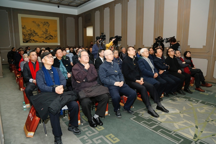 回望百年历史 致敬巨匠精神：《百年巨匠》文献展在京开幕