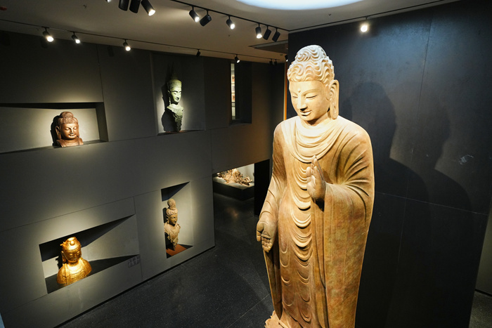 “济南韩美林艺术馆”开馆，阔别家乡多年游子表达“绿叶对根的情意”