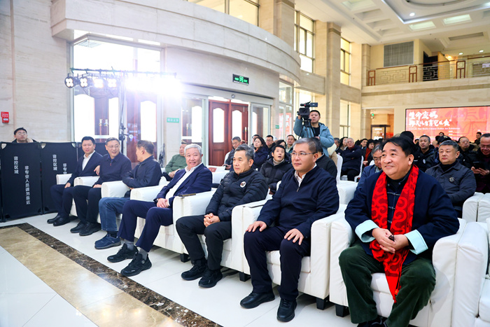 用艺术助力“亚冬会”，“韩美林生肖艺术展”第二次握手哈尔滨