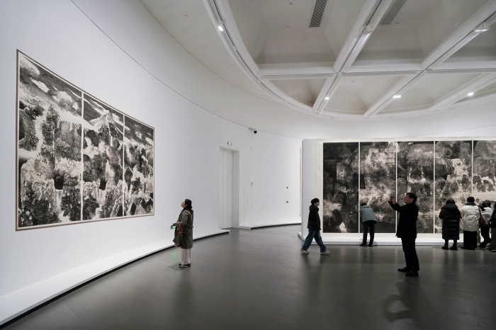 “山魂——卓鹤君作品展”在中国美术学院美术馆开幕