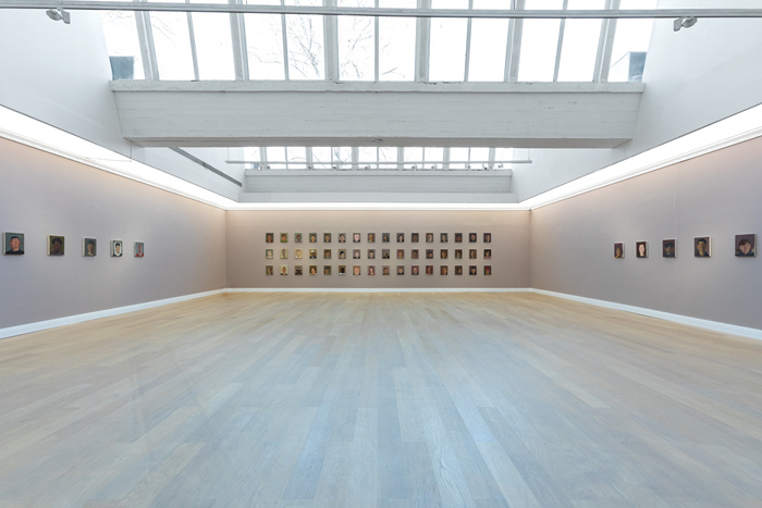 他28年坚持“面对面”写生，用肖像追问“人之存在”