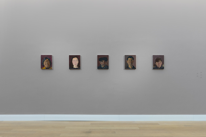 他28年坚持“面对面”写生，用肖像追问“人之存在”