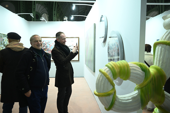 “艺术之都——第235届法国艺术家沙龙中国艺术家邀请展”在巴黎大皇宫开幕