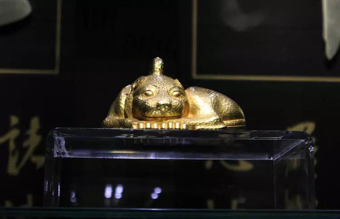 老铺黄金爆火出圈 古法黄金背后的美学密码