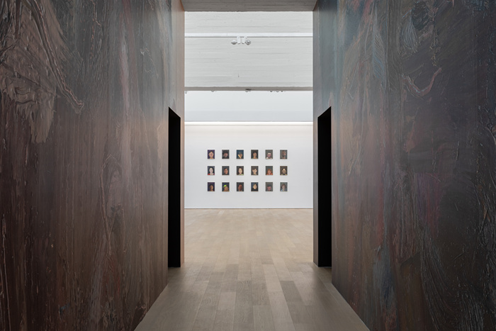 他28年坚持“面对面”写生，用肖像追问“人之存在”