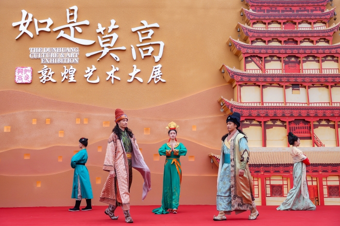 9座洞窟、300件壁画与彩塑 全球最大敦煌艺术展“如是莫高”在京展出