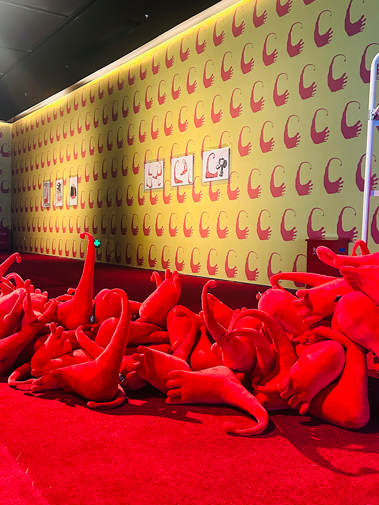 月亮先生列昂个展开幕：在深圳收到一封“月亮来信”