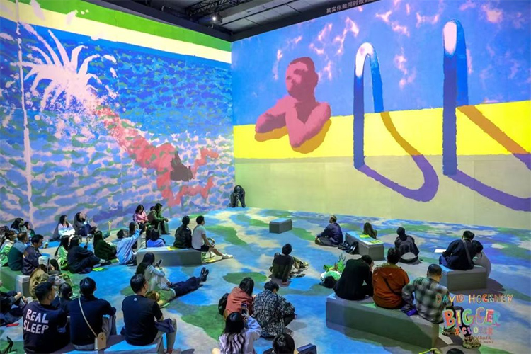 更大，更近：大卫·霍克尼最大规模沉浸式艺术展登陆上海