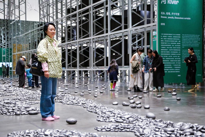 “全球最大集装箱”内，用“涂抹”观照真实——孟柏伸专访