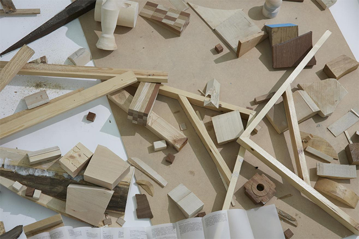 从碎片出发，走向一种无定形的创作