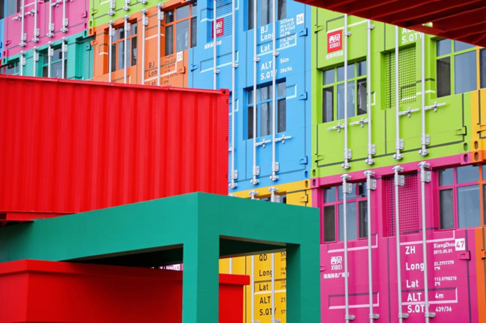 “全球最大集装箱”内，用“涂抹”观照真实——孟柏伸专访