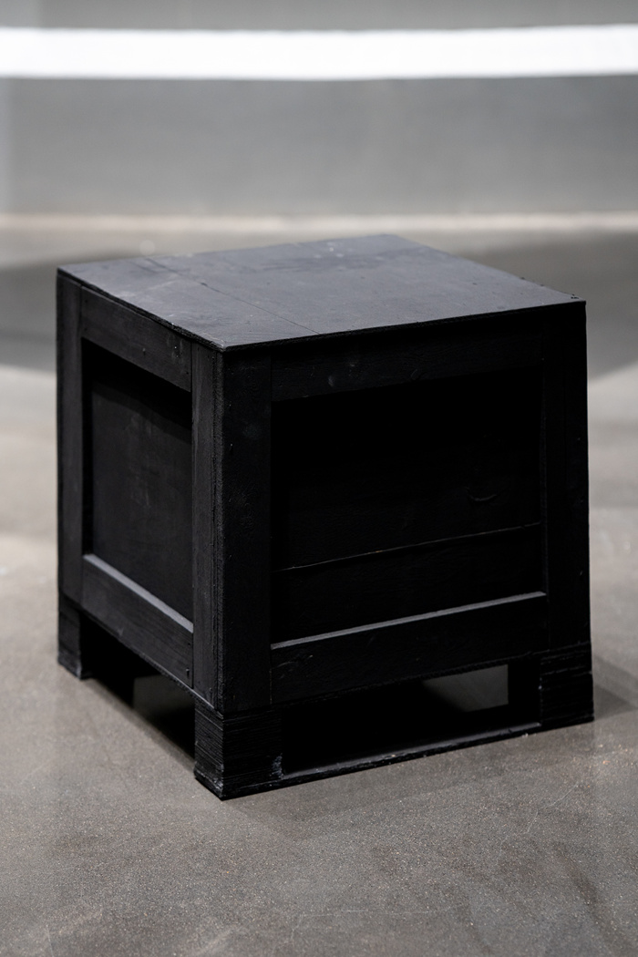 “全球最大集装箱”内，用“涂抹”观照真实——孟柏伸专访