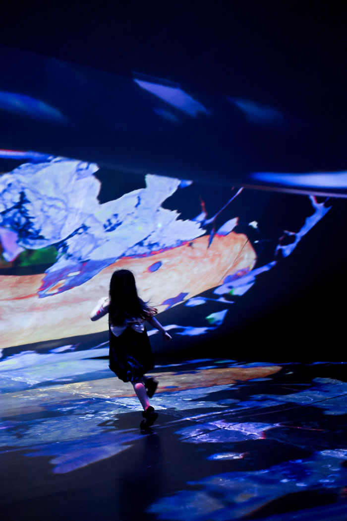 摊开掌心，纵身宇宙——皮皮乐迪在UCCA尤伦斯艺术中心的魔幻布景