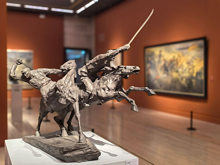 “人民必胜——纪念中国人民抗日战争暨世界反法西斯战争胜利80周年美术作品展”在京开幕