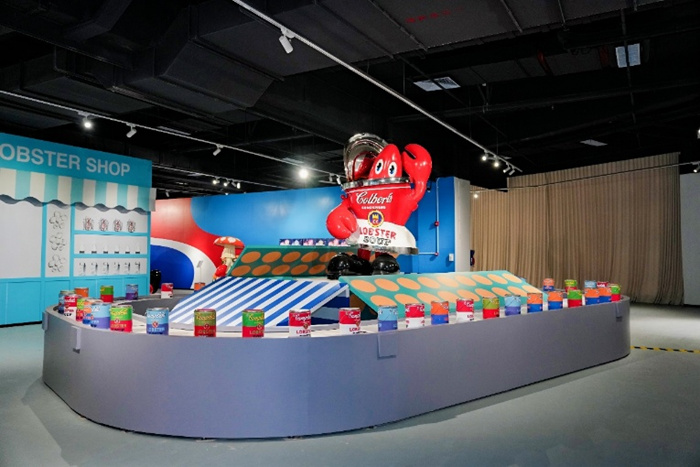 在不同艺术小镇遇见“龙虾先生”：艺术潮汐里的波普主义哲学