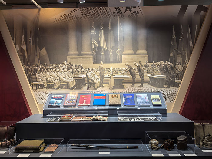 “万里同心——海外华侨与中国人民抗日战争暨世界反法西斯战争纪念特展”在京开幕