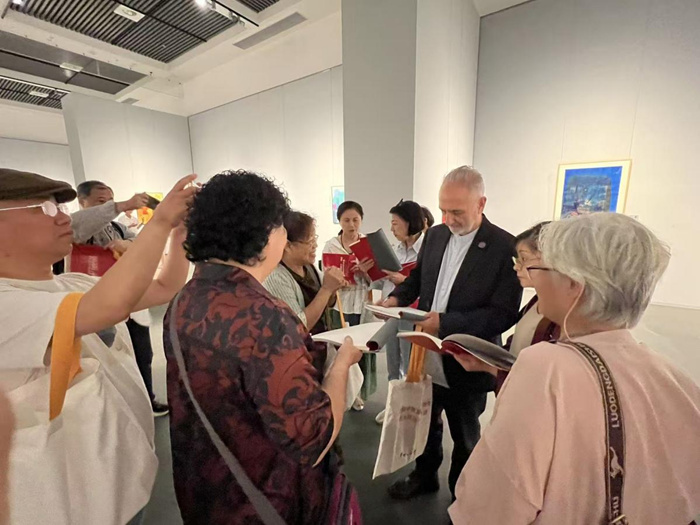 庆祝中意建交55周年 意大利当代艺术展在常州美术馆开幕