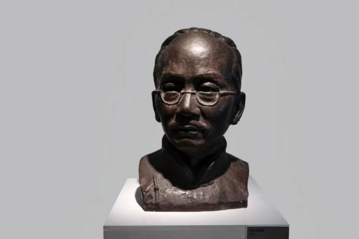 塑脉百年：从泥火丰碑到数字凿宇的浙江雕塑史诗