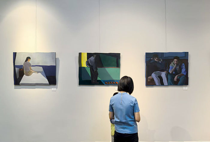 季海洋个展《偷月亮的人》：照见艺术的纯粹与真实