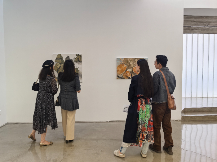 在形与色间书写：倪军新作展《世界、绘画与写作》偏锋画廊开幕