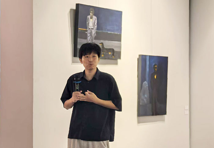 季海洋个展《偷月亮的人》：照见艺术的纯粹与真实