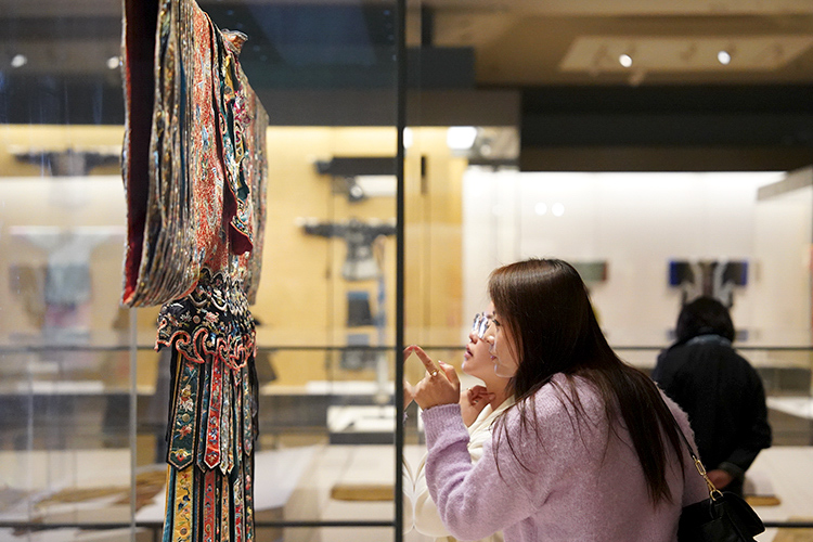 一场展览道尽马面裙的古往今来