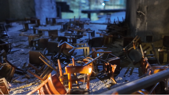 “带电的孩子”：当算法成为我们的“幻肢”