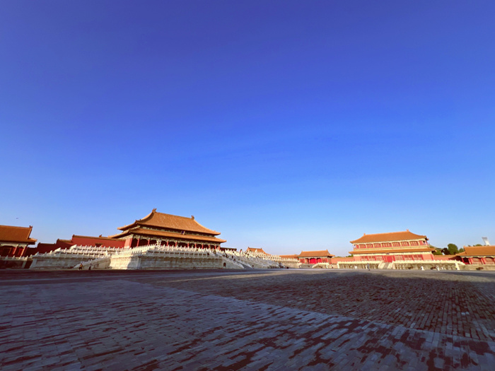 走进故宫百年大展——一件件明星文物背后，是守护传承的故事